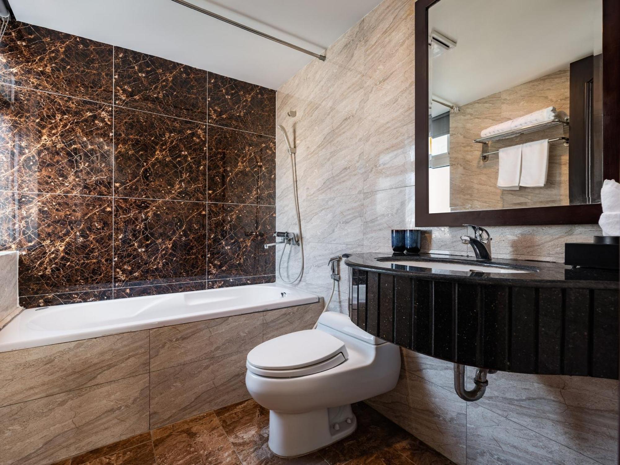 Minasi Premium Hotel Hanoï Extérieur photo