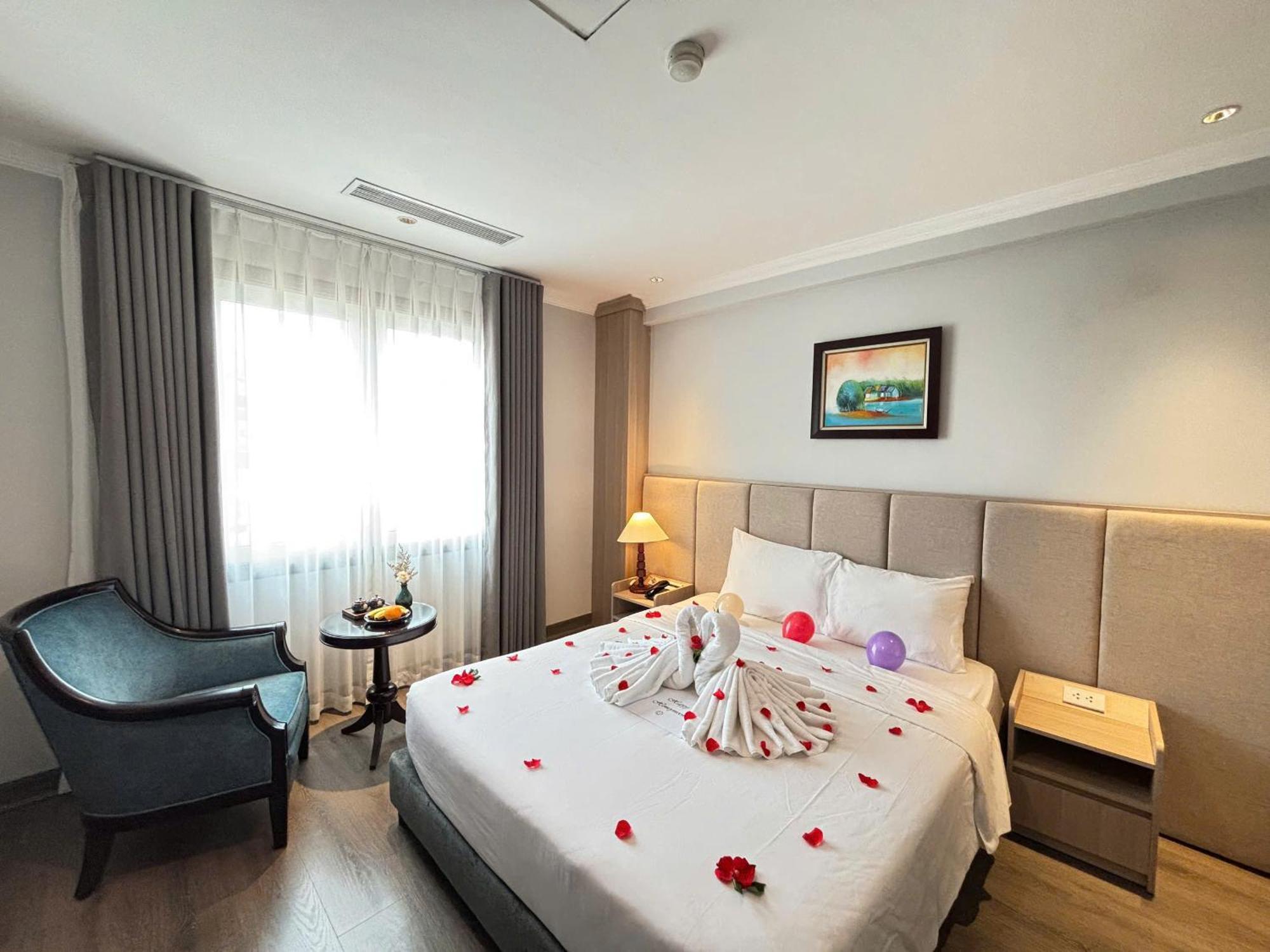 Minasi Premium Hotel Hanoï Extérieur photo
